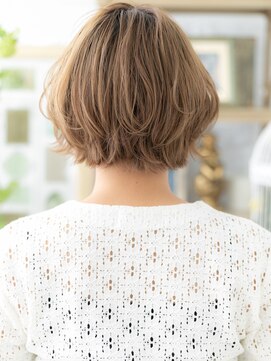 カバーヘアアンドスパ ブリス 浦和(COVER HAIR&SPA bliss) ハイトーンカラー小顔金髪ショートボブTb5浦和20代30代40代