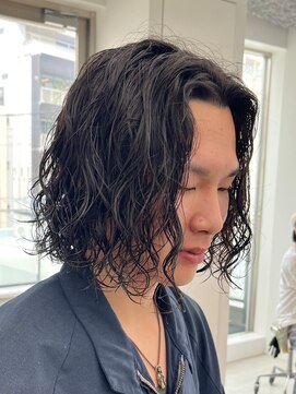 レタッチ バイ フィフス 天神大名(RETOUCH by fifth) ツイストスパイラルパーママッシュメンズパーマ波巻きパーマ束感