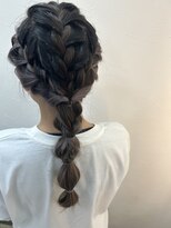 ヘアーメイクフィールヒルズ(FEEL HILLS) 編みおろし