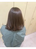 オリーブベージュ