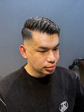 ビーダンディー(Bee dandy) ビジネススキンフェード ベリーショート バーバースタイル