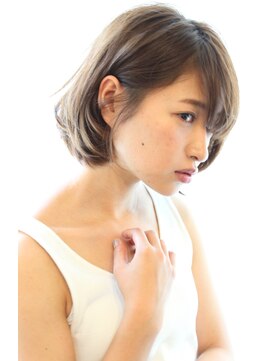 レウナ 外苑前(Reuna) ニュアンスボブで大人可愛く耳かけも可愛い