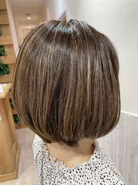 ネオリーブソラ 相模大野店(Neolive sola) 白髪ぼかしハイライト/リタッチ/根本染め