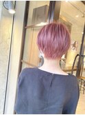 ピンクベージュ×大人ショート×ハイトーンショート