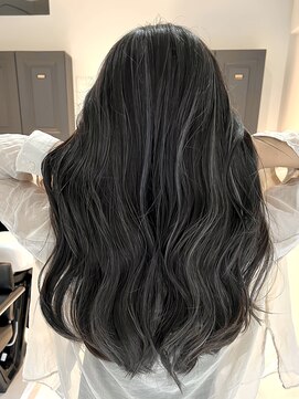 ヨロ 小岩(YOLO) ミルクティーグレージュハイライトケアブリーチレイヤーカット