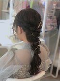 結婚式 列席 二次会 お呼ばれ 編みおろし×ゴールドピン
