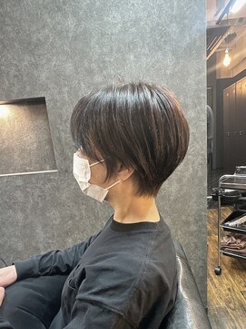 ロックス ヘアー ギャラリー(Rocks hair gallery) 前髪長めのショートヘア