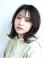 黒髪レイヤーミディ
