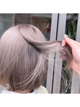 アッシュ 下丸子店(Ash) White