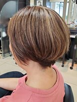 ヘアークリアー 蕨&nbsp;丸みシルエットが美しい立体感ショートボブ