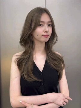 ブラン(Blanc Aoyama) レイヤーカット/顔まわりカット/ブリーチなし/ロング/グレージュ