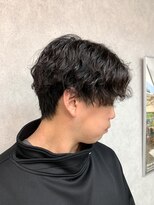 ヘルツ(Hz)&nbsp;センターパート/ツイストスパイラルパーマ