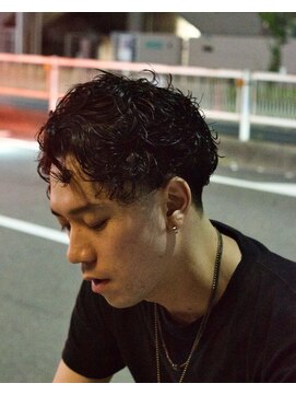 フリーク バーバーショップ 都島店(FREAK BARBER SHOP) テーパーフェード×スパイラルパーマ