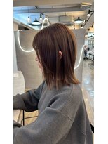 ヴィサージュバスク(VISAGE ba.s.k) 赤みを抑えた透明感ブラウンの艶髪ボブスタイル