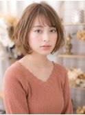 ミルクベージュブリーチなし前下がりエアリーボブ20代川口c8