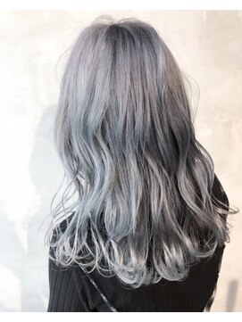 ジーナ(XENA) シルバーグレー