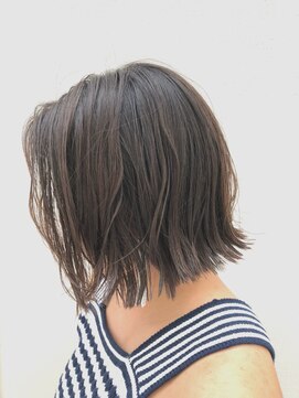 ルーファス 恵比寿 渋谷(Ruufus) クセを生かしたウェービーボブ【Ruufus恵比寿渋谷】