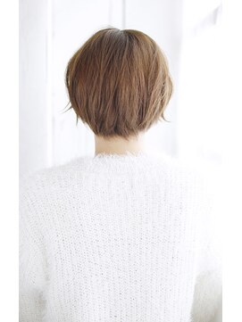 フォーハウス プラスエヌ(FOURHAUS +n) 20代30代40代 ムダなきフォルム・レディショート【草津】