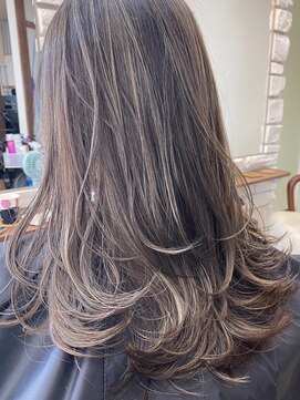 フランチェスカドット(francesca.) ハイライト×レイヤーカット/前出