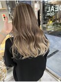 ベージュハイライトバレイヤージュ