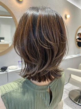 レジット 海老名(Legit) [Legit 海老名] レイヤー くびれヘア 外はねボブ