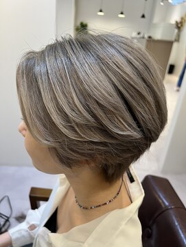 アグ ヘアー クレール 延時店(Agu hair Clair) バレイヤージュホワイトシルバー＋ハンサムショート♪