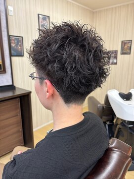 ハングアウト(Hangout) スパイキーパーマ