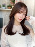 20代に人気!顔周りの後れ毛がかわいいシャギーレイヤーロング