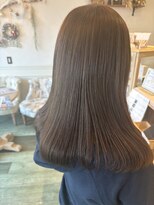 マンプスウタタ (Mumps utata)&nbsp;透明感のあるグレージュ