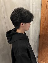 リリアーナ(LILIANA)&nbsp;センターパート　ニュアンスパーマ　メンズパーマ