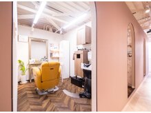 リコンテ(Reconte)の雰囲気(完全個室×各お部屋にシャンプー台を完備。ゆったり過ごせます。)