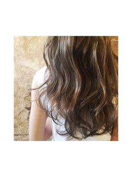 マギーヘア(magiy hair) magiy hair [yumoto] 外国人風ハイライトロング