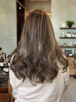 タカハシ ヘア アンド スパ(TAKAHASHI HAIR&SPA)&nbsp;ハイライト＋ローライトの３Dカラー