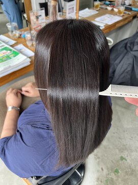 アトリエ ジジ(atelier ZiZi) 艶サラオイルストレート