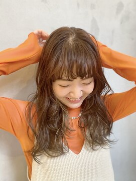 マイン(MINe) くしゅくしゅカールヘア フルバング 重ため前髪