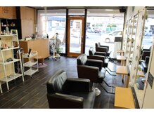 スィル(HAIRSALON cil)の雰囲気（セット面）