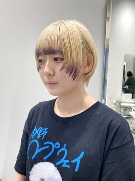 イリ(iLi) 【iLi】ホワイトブロンド/裾カラー