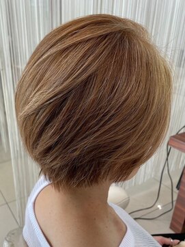 トゥルートラスト 和戸店(True Trust) おしゃれ大人のハイライトカラー 丸みショート アッシュベージュ