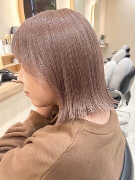 ヒビヲ(HIBIO) 横浜ピンクベージュカラー切りっぱなしボブタッセルボブレイヤー