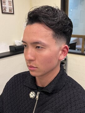 キングマンバーバー(KING MAN BARBER) ロースキンフェード