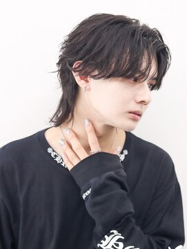 リトバイトゥルークリエイション 大宮(Re:to by True Creation) 【色気あり】センターパート×ウルフヘアー