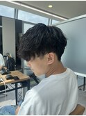 パーマを生かした無造作マッシュ