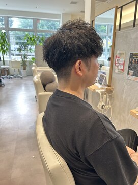 ウィスタリアフィールドプランシュ(WISTARIA FIELD-PLANCHES) ツイストスパイラルパーマ