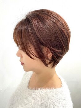 骨格、髪質、クセ、お客様の悩みに合わせて似合わせカット◎顔周りやえりあしなど、ミリ単位でこだわります