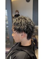 ブル(b.u.l.l.)&nbsp;ホワイトハイライト＋ツイストスパイラル