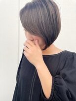 ルーファス 下北沢(Ruufus) バレイヤージュアッシュカラーツヤ感ノーブル前下がりボブ50代