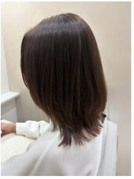 アラナ 平尾(alana) 軽やかミディアムレイヤー×髪質改善