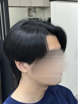 フイ 恵比寿(Hui) フェザーパーマ/グレーブルーカラー／刈り上げショートパンク