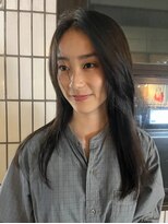 ナヌーク シブヤ(nanuk shibuya)&nbsp;暗めのオリーブとさりげないロングレイヤー