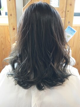 ララテラス(LaLa Terrace) ~LaLaTerrace~ アッシュベージュ×ふんわりウェーブ